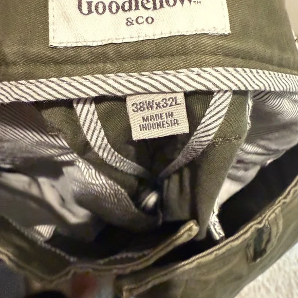 Goodfellow & Co Olive Green Khakis – 38x32 - Picture 2 of 3